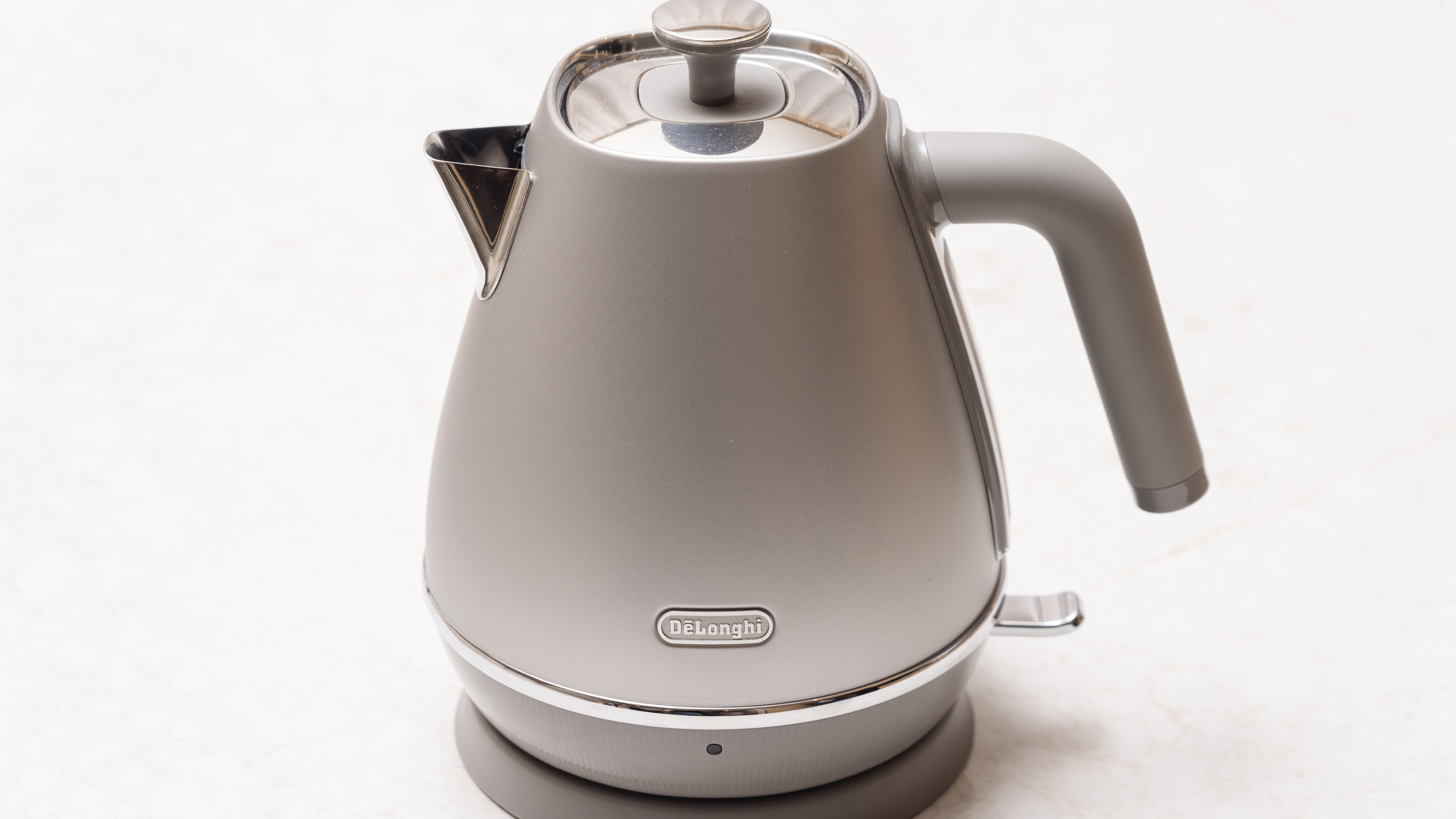 【ジュニアスイートツインルーム・客室備品】電気ケトル