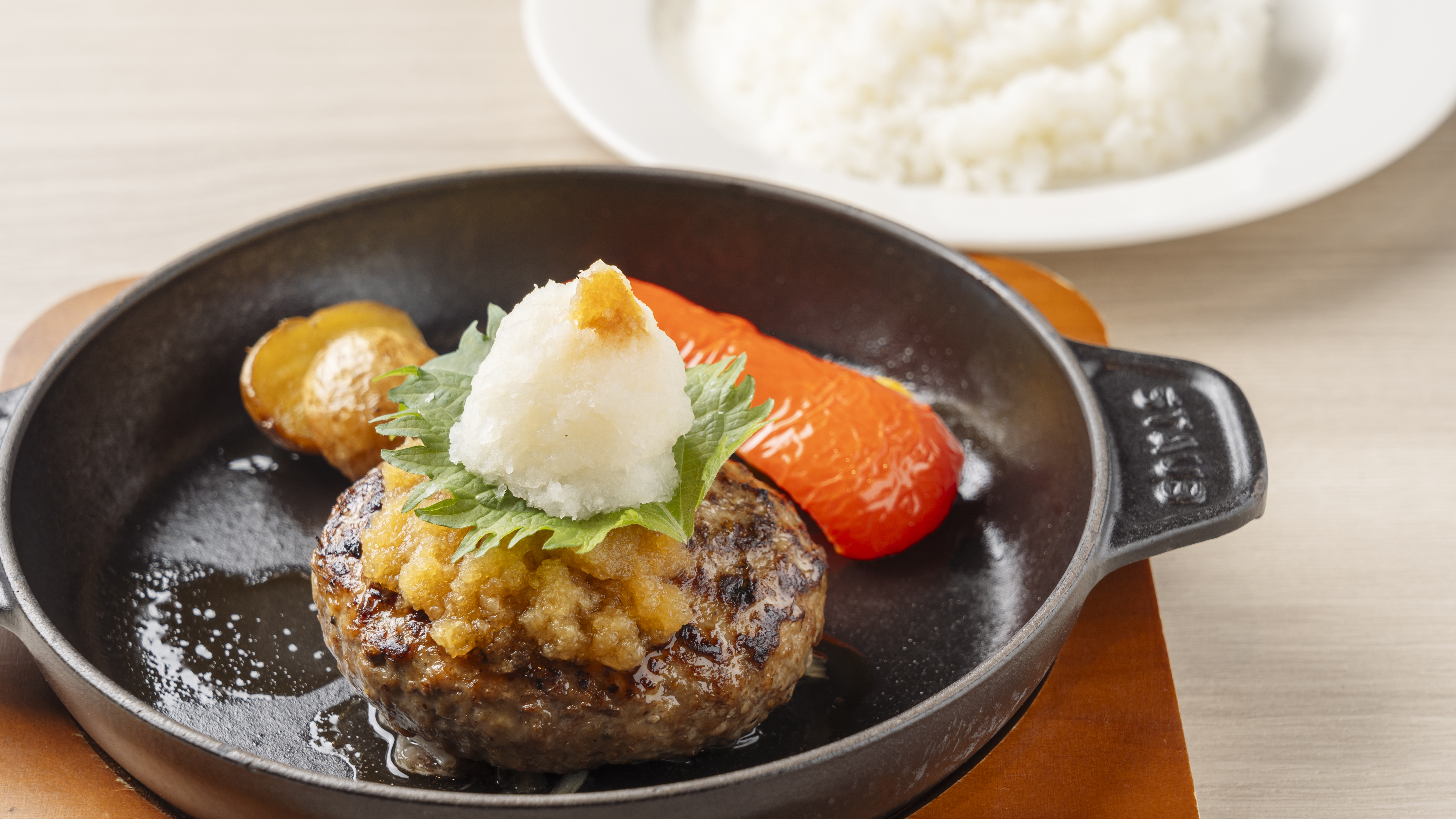 【ランチ・デザート】黒豚・黒毛和牛のハンバーグ
