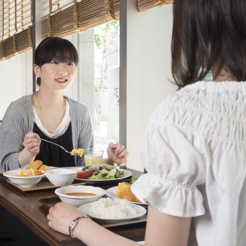 是非夜光杯でお召し上がりくださいませ。