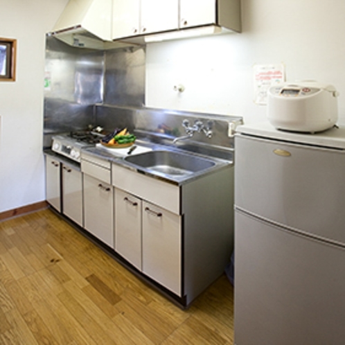 *[キャビン一例]各お部屋にキッチンと調理器具、食器類をご用意しております。