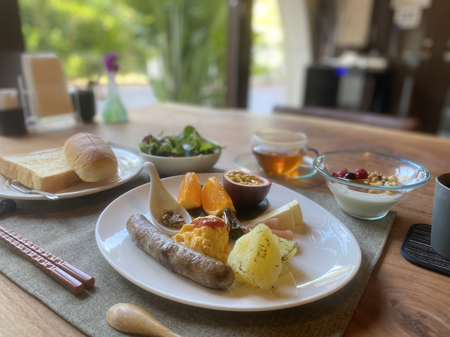 【2食付】美しい自然に囲まれた小笠原の新鮮な旬の食材を使用したオーナー手作りの夕食・朝食付き