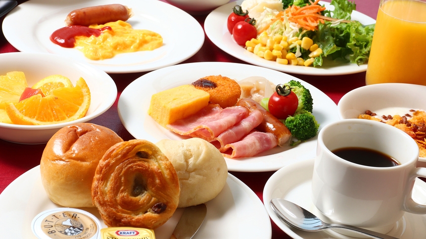 【朝食付】朝日が差し込む「絶景」レストランで味わう【30種類以上】のビュッフェで清々しい朝