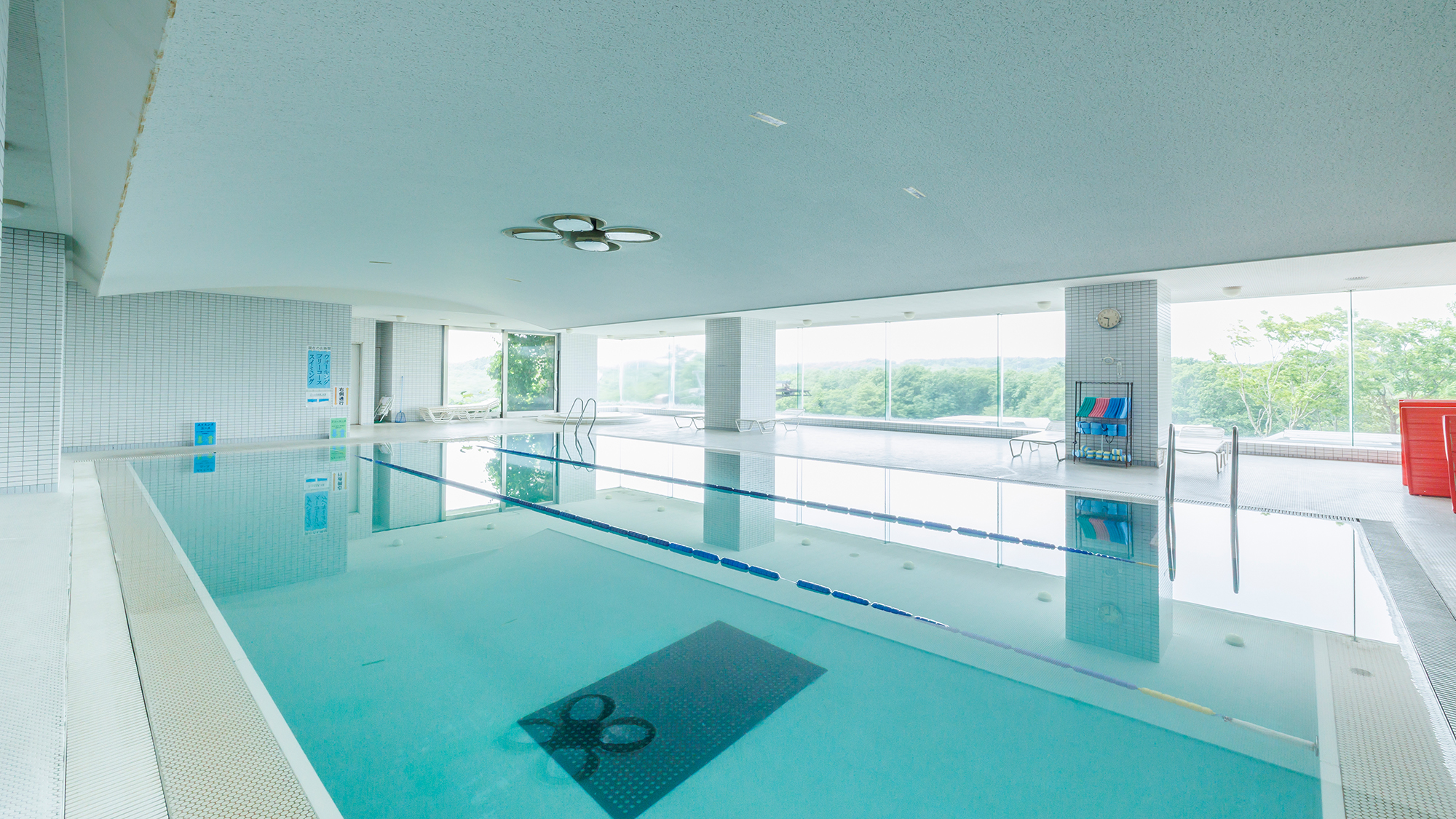 【室内温水プール】有料にてご利用いただけます
