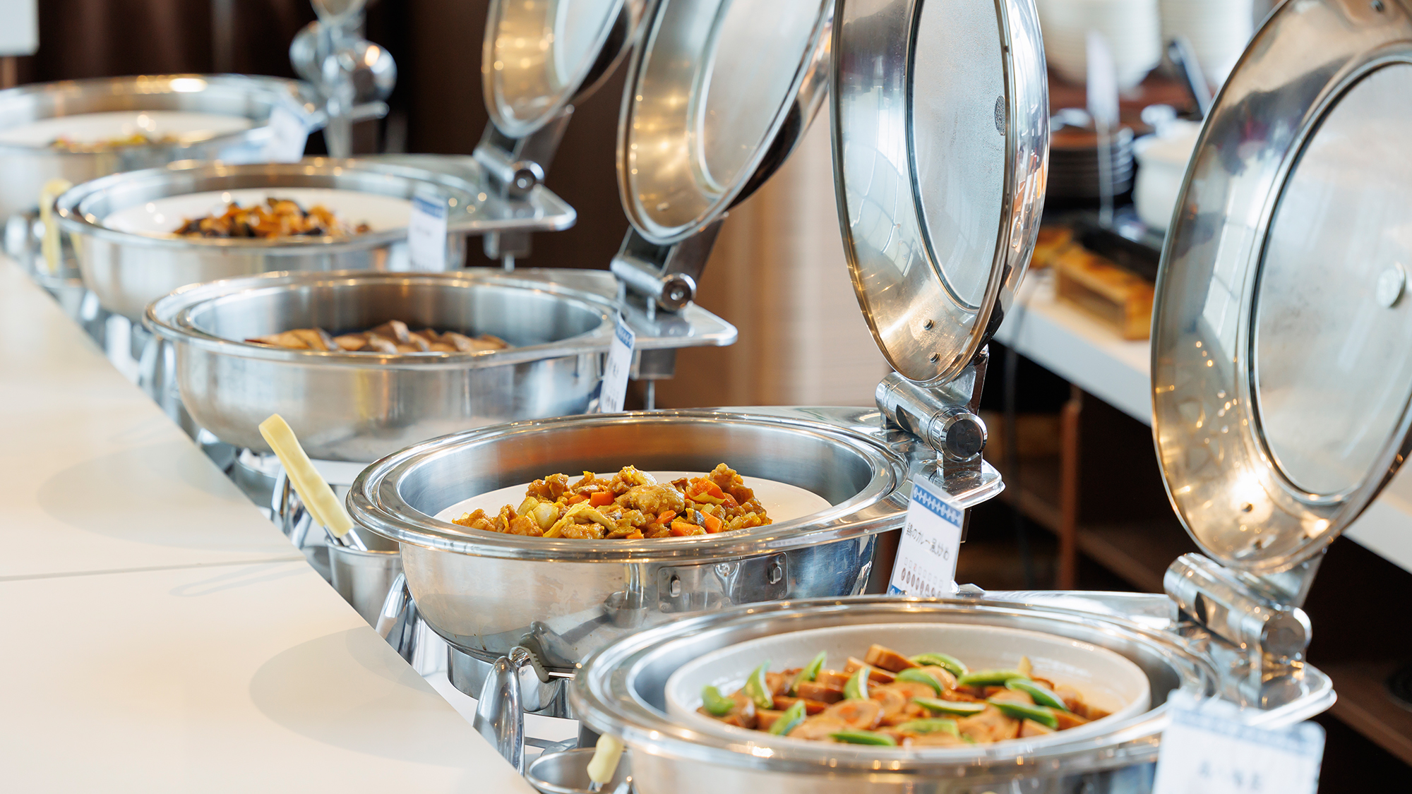 【ディナービュッフェ】和洋様々なメニューで皆様をおもてなし♪