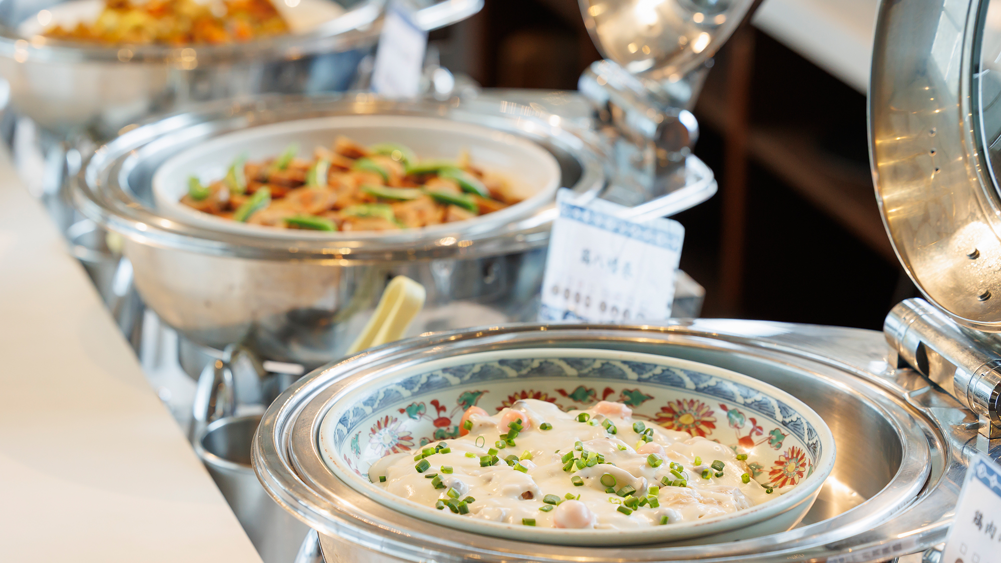 【ディナービュッフェ】和洋様々なメニューで皆様をおもてなしいたします♪