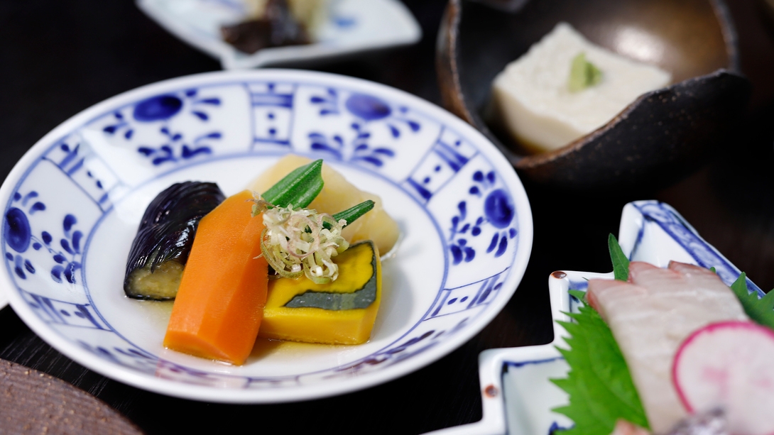 【5％OFF】【楽天スーパーSALE】黒毛和牛のミニステーキ付和懐石『なか屋』コース