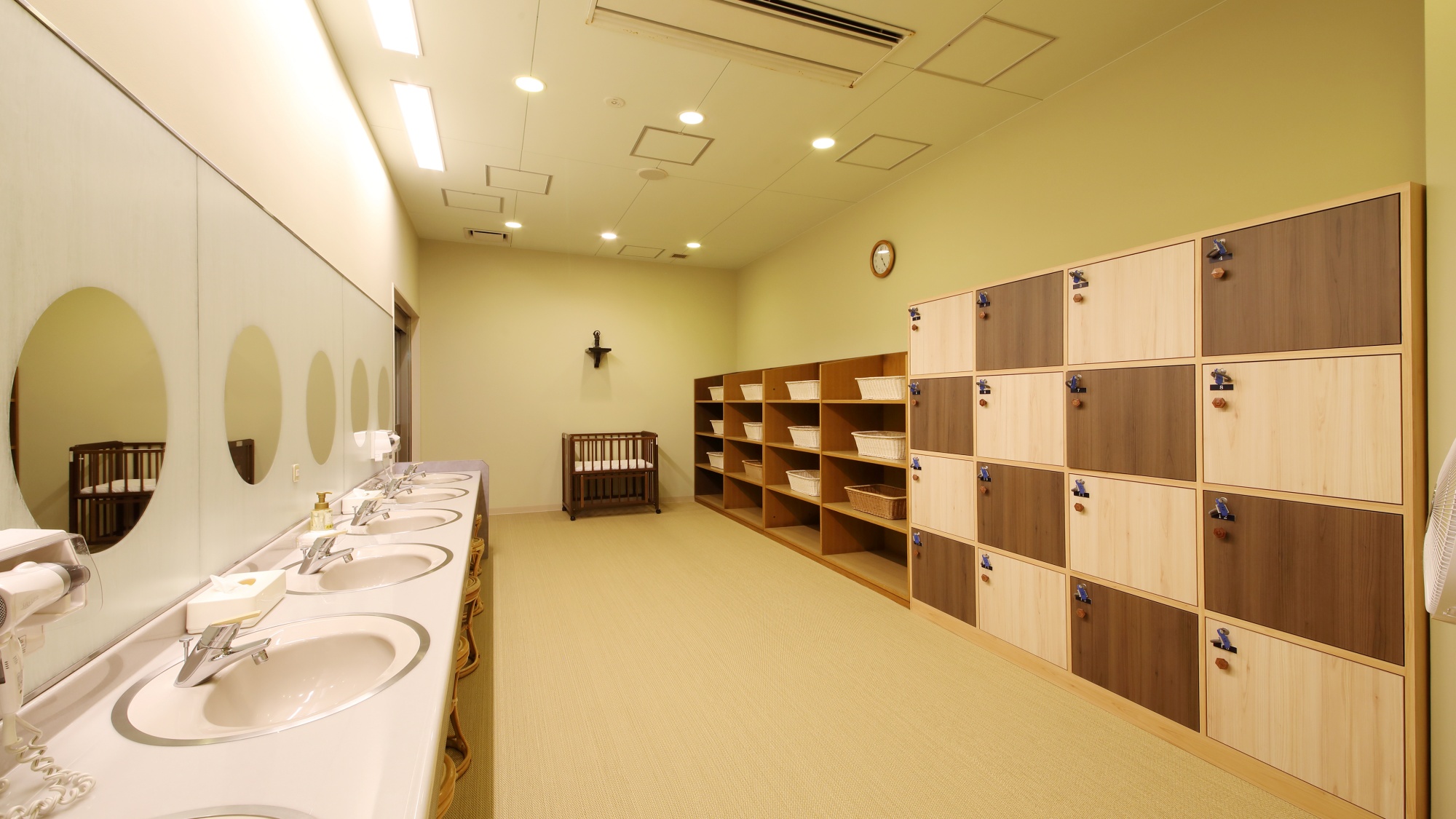 *【大浴場】脱衣所