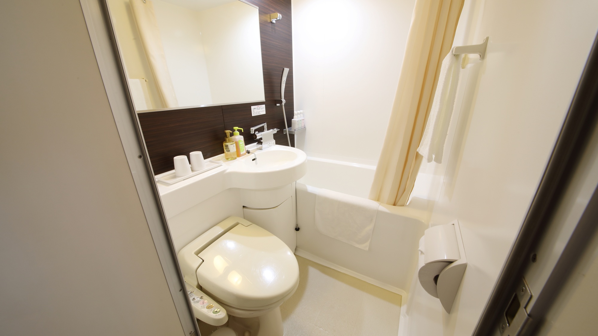 *【ツインルーム】ユニットバス付になります。