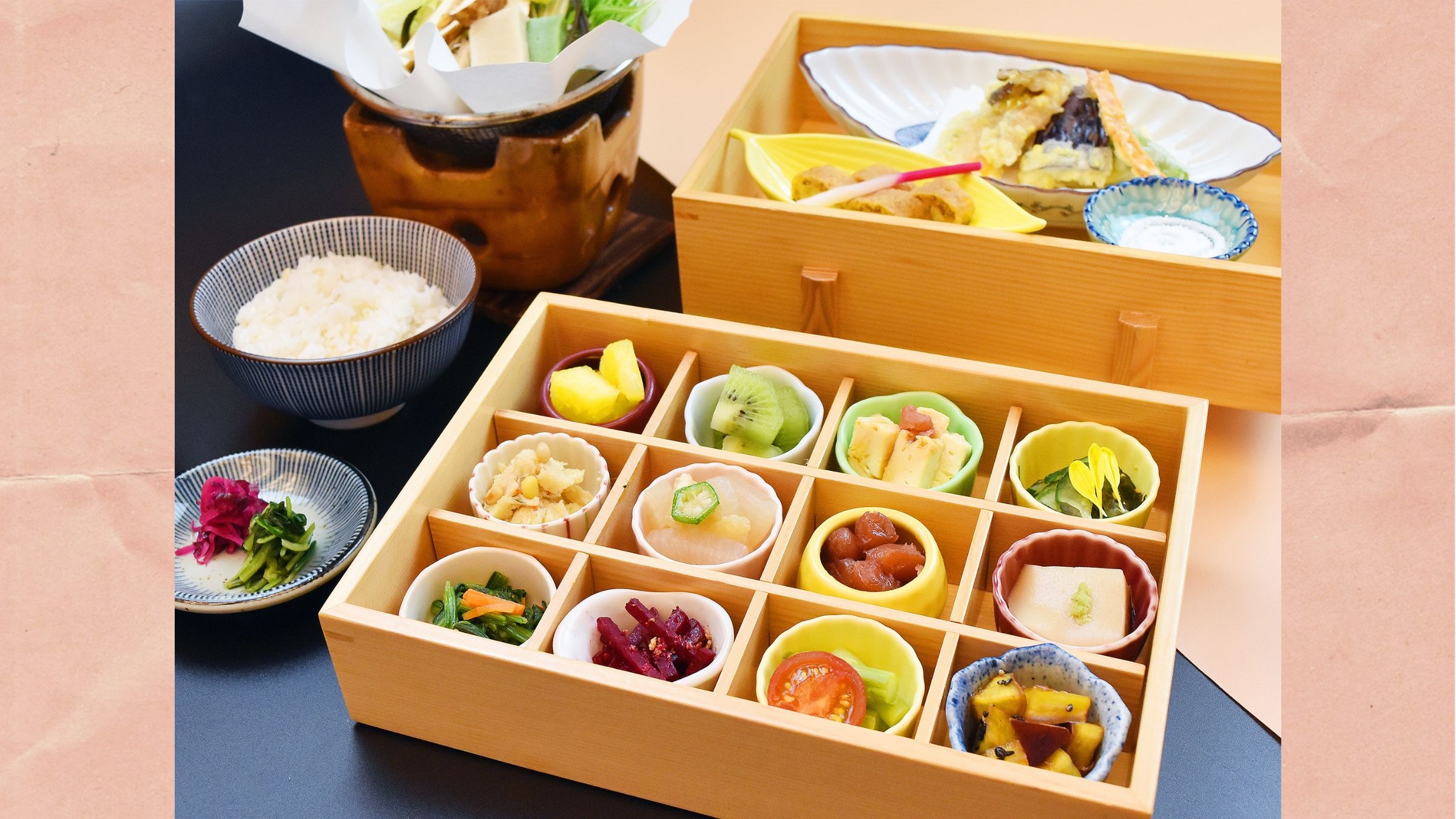 *【1泊3食プラン】夕食はおばんざいがつまった色彩御膳をご用意