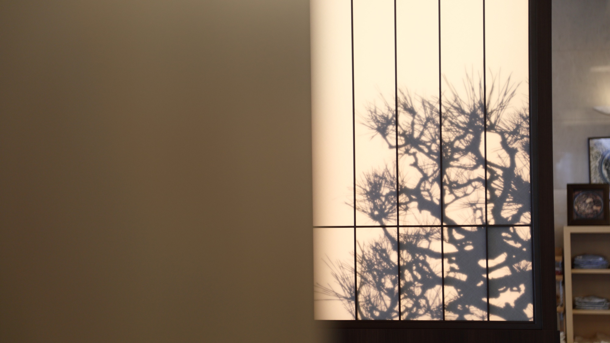 *ロビー装飾。館内にはこだわりの装飾をしつらえております。