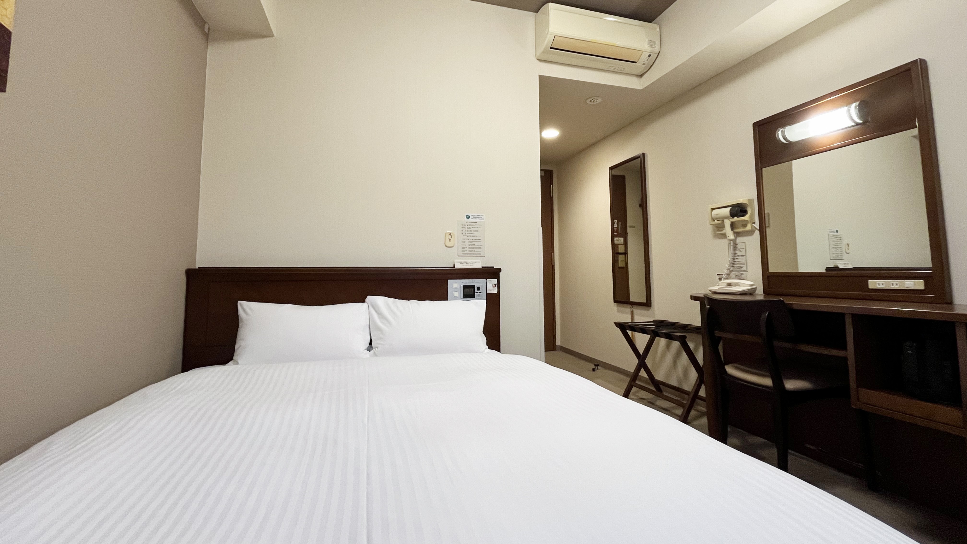 スタンダードセミダブルルーム