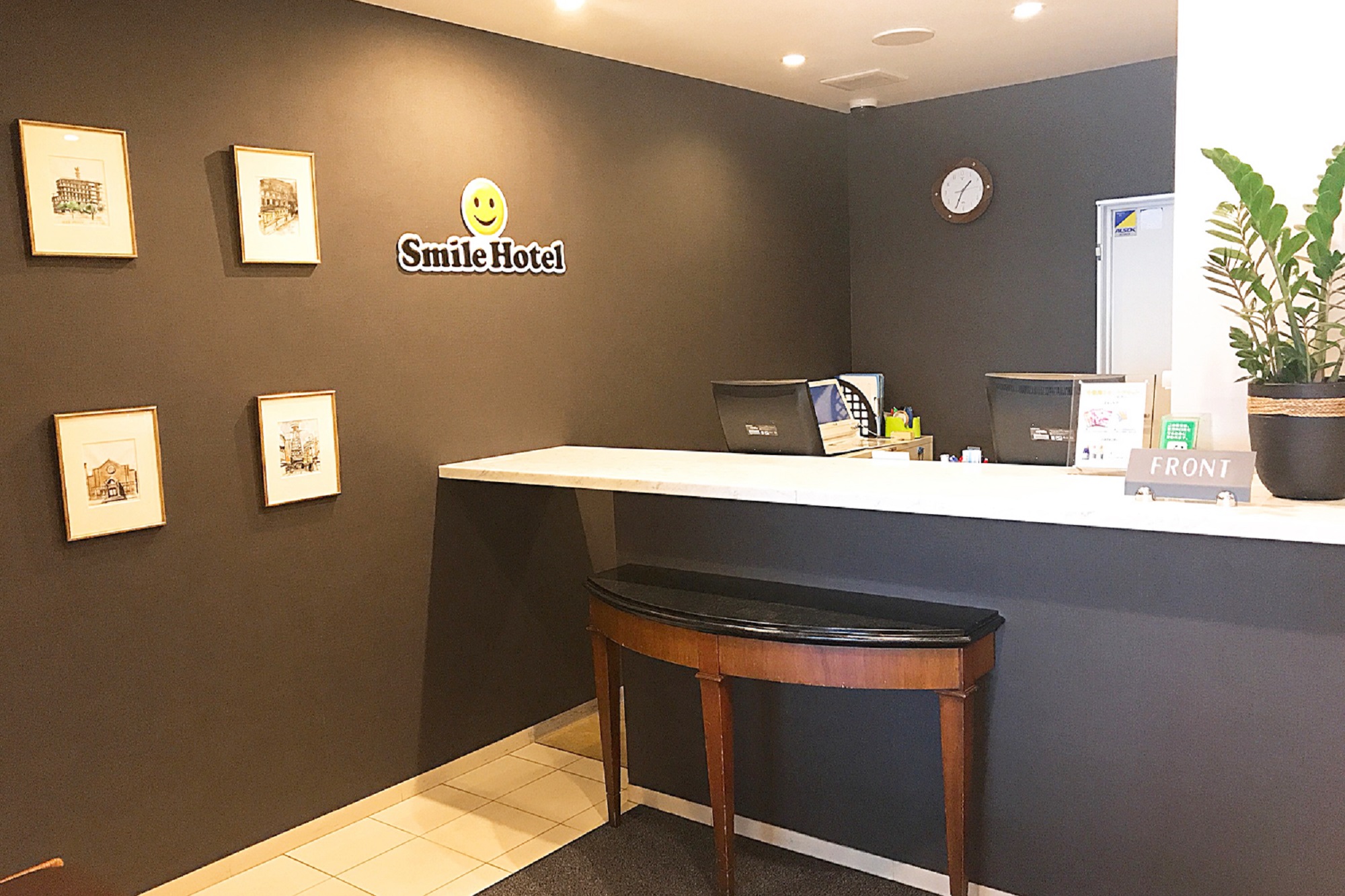 フロント