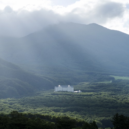 雲の切れ間から日光が差す絶好のシャッターチャンス! 佐々木俊江様撮影