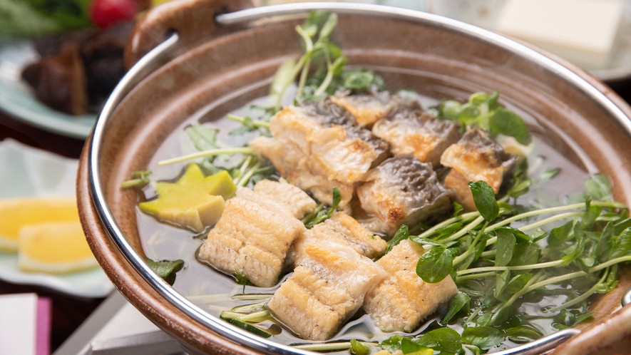*【川床料理：鰻鍋】夏の定番スタミナ食！ひろ文オリジナル「鍋」としてご用意。