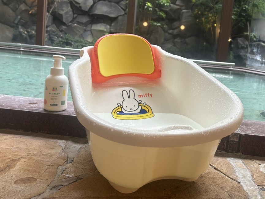 大浴場にてベビーバスをご用意しております！小さなお子様との旅行も安心してご利用いただけます！