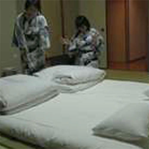 [Japanese-style room] Futon service during dinner for those who wish