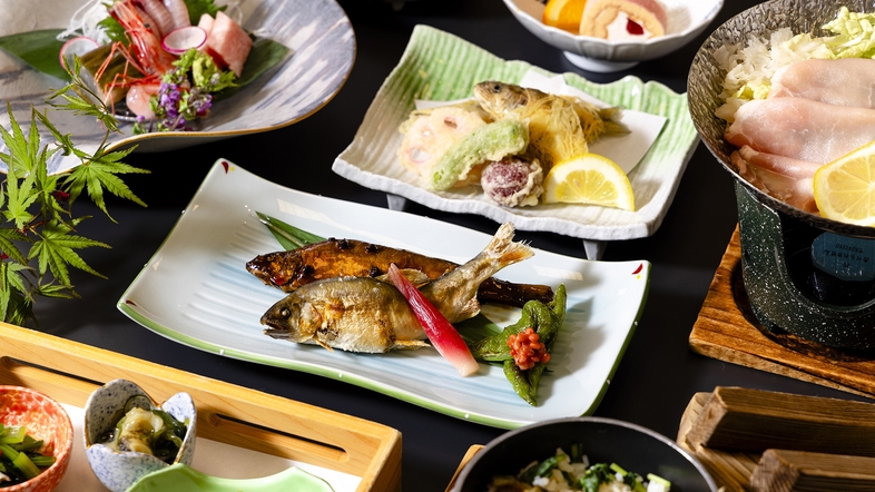 【天然鮎づくし会席】神通川の鮎を「塩焼き・揚げ・まるごと釜飯」で！清流の恵みを味わう夏の宴