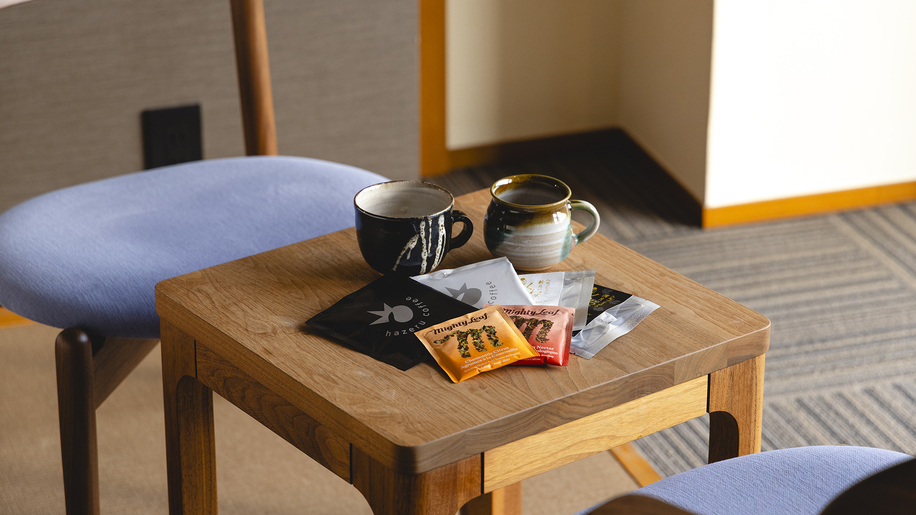 こだわりのコーヒー＆お茶を、地元陶芸家が造る越中瀬戸焼のカップで。お部屋でも富山を感じる瞬間を。