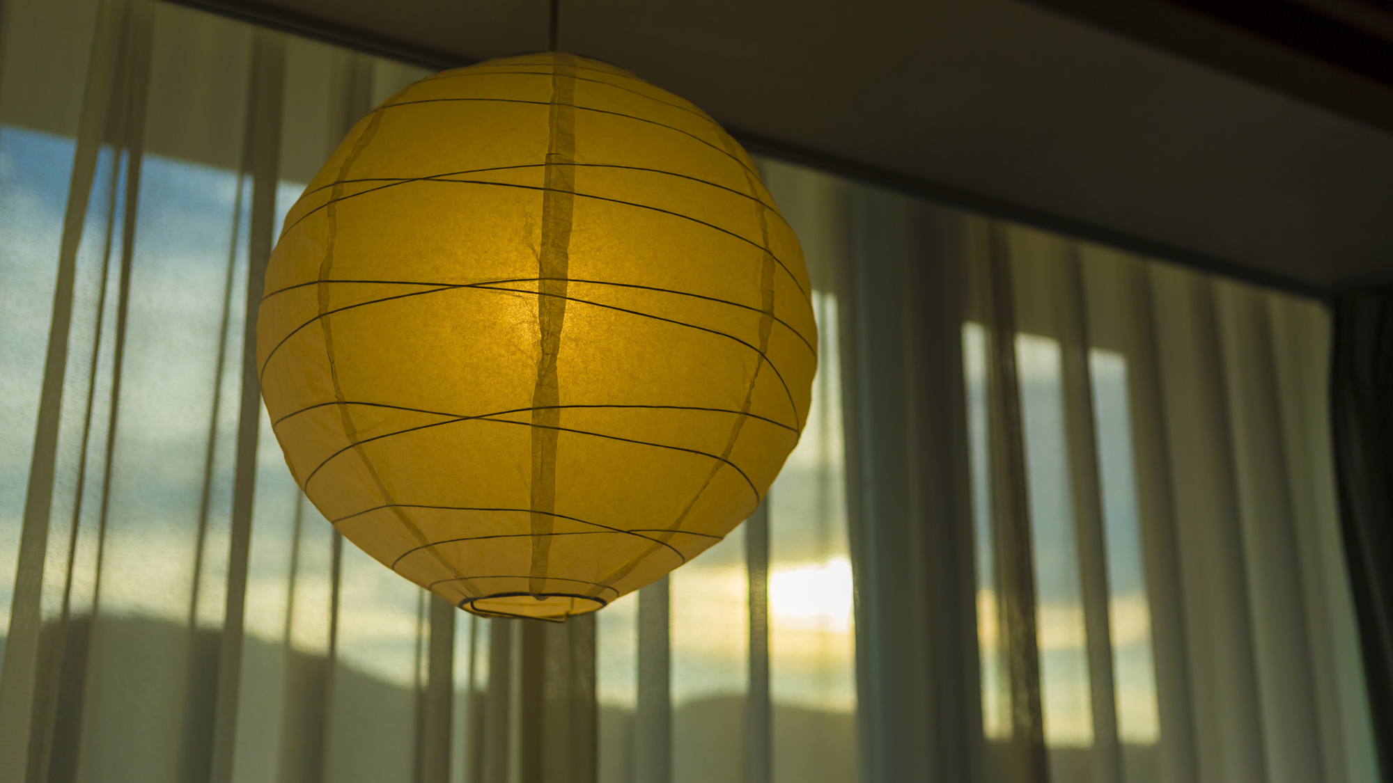 【和室】光がやさしく入る空間は、心をそっと落ち着かせてくれます。