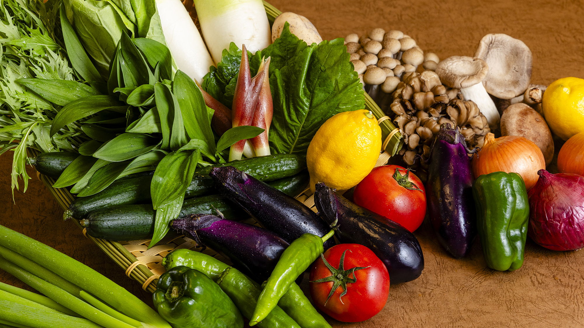 愛情たっぷりに育てられた、地元農家さんのお野菜。安心・安全のみずみずしい旨みを召し上がれ。