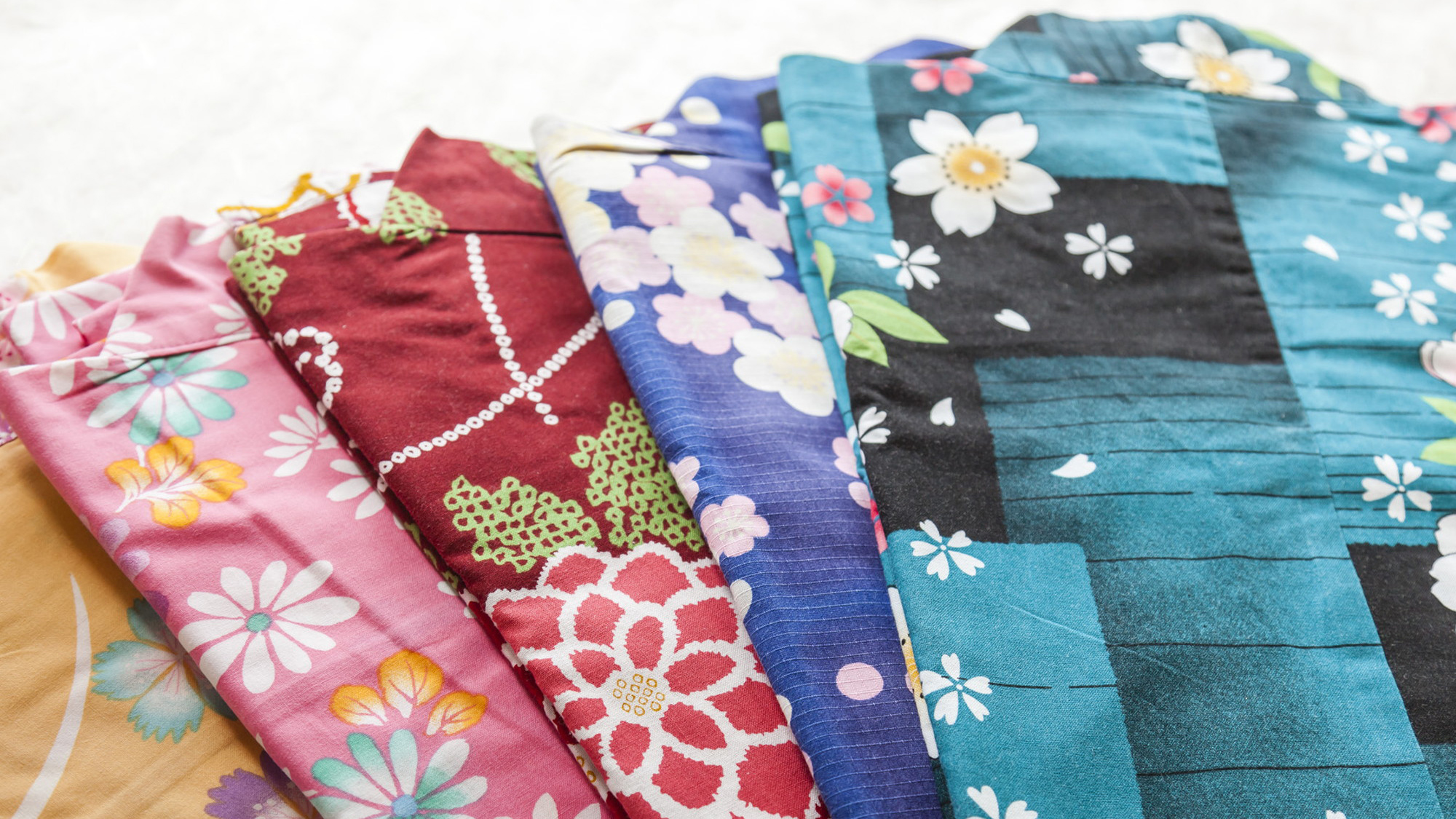 【貸出備品：有料】温泉旅気分を盛り上げる色浴衣（女性用のみ）