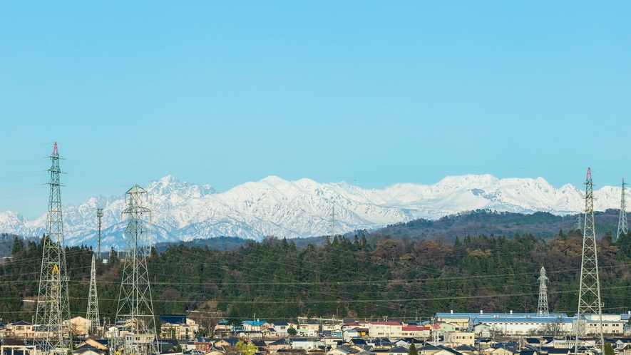 晴れていれば立山連峰が見えます♪