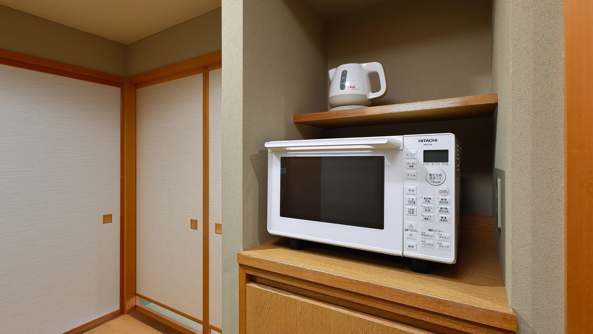【特別室】電子レンジも完備しております。