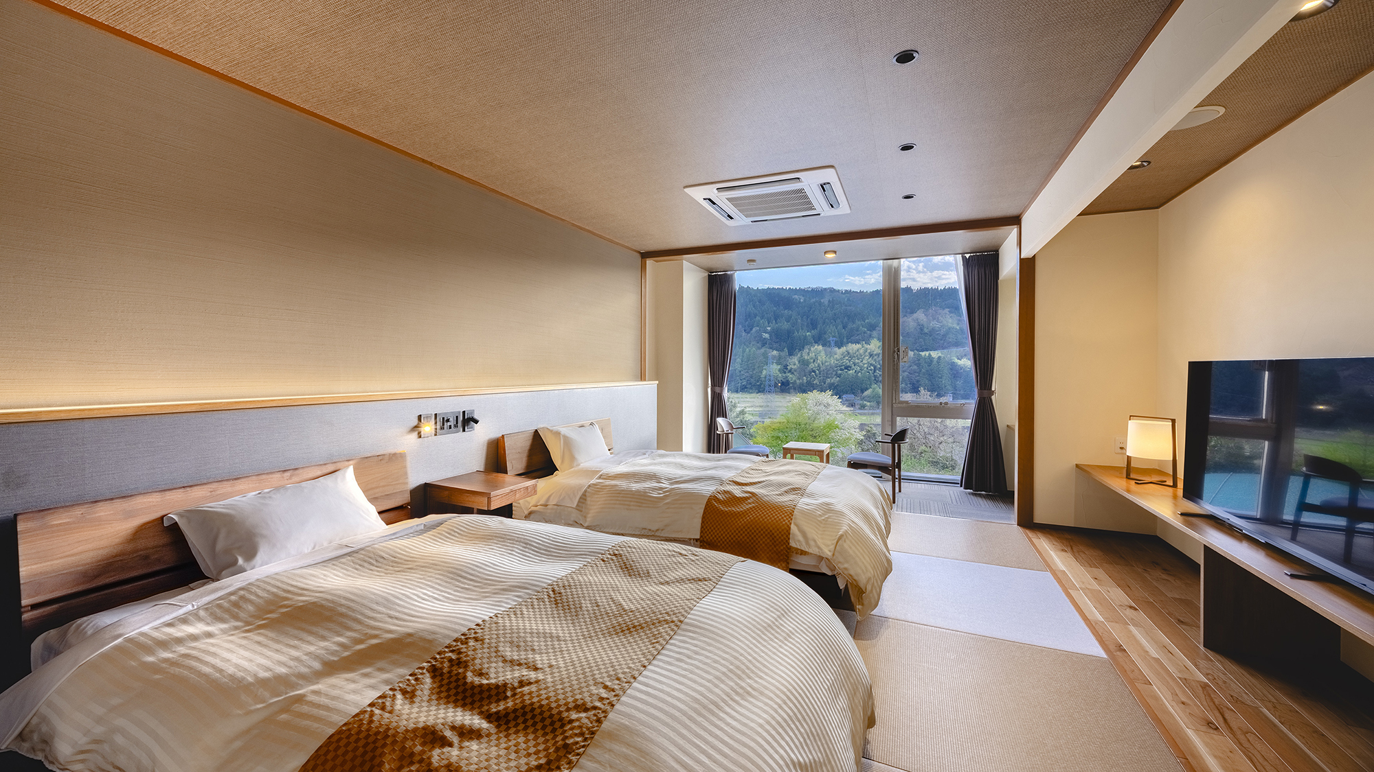 【モダン和洋室】心地よい琉球畳に、上質な眠りを追求したシモンズベッドを採用しております。