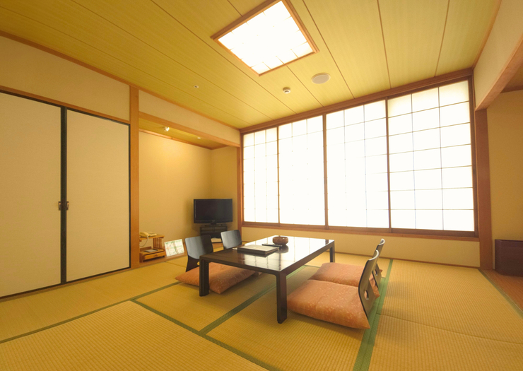 【2階和洋室(一例)】和室8畳｜お布団最大4組