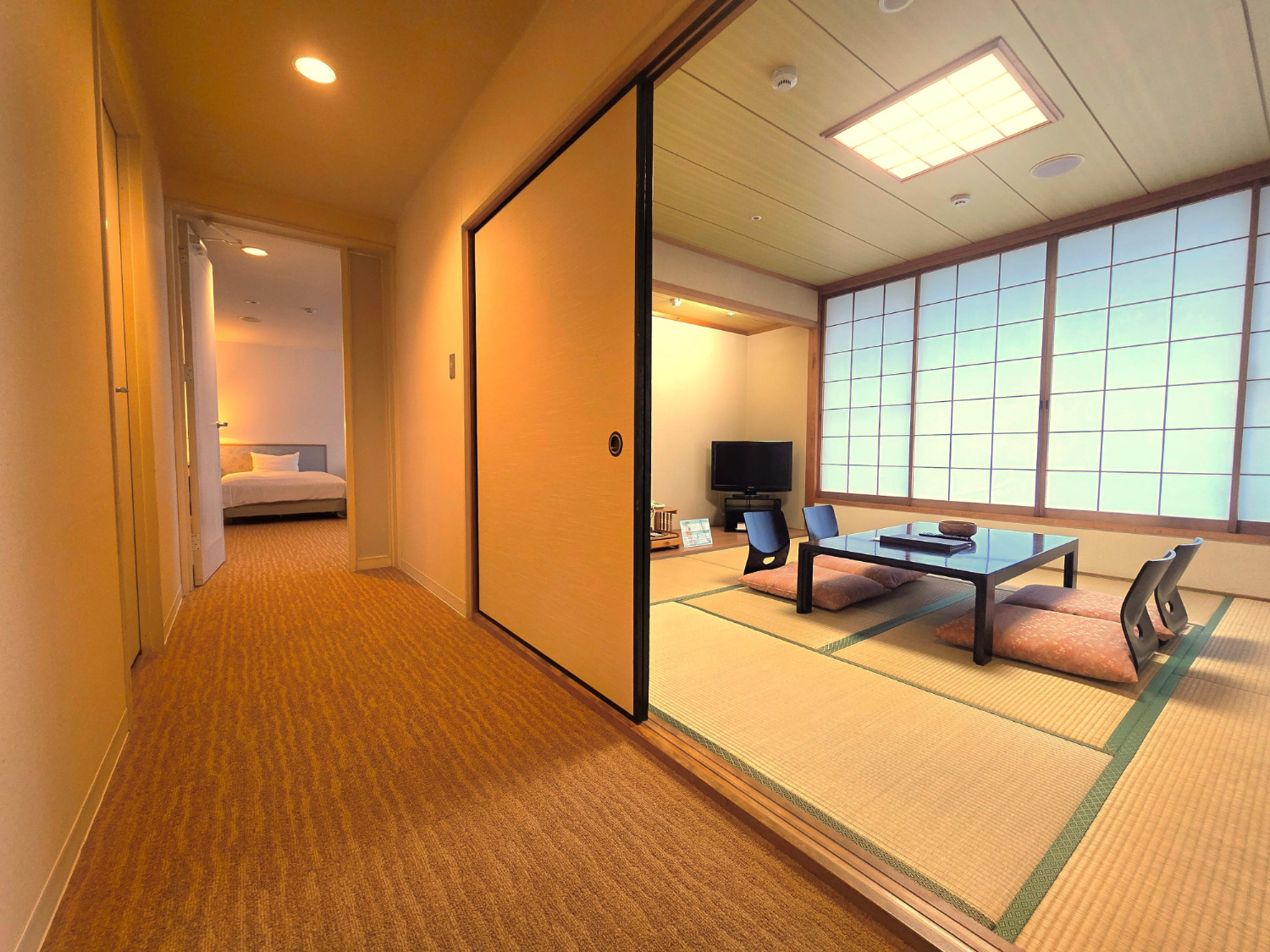 【2階和洋室(一例)】約80平米（和室8畳+洋室+洗面所等含む）