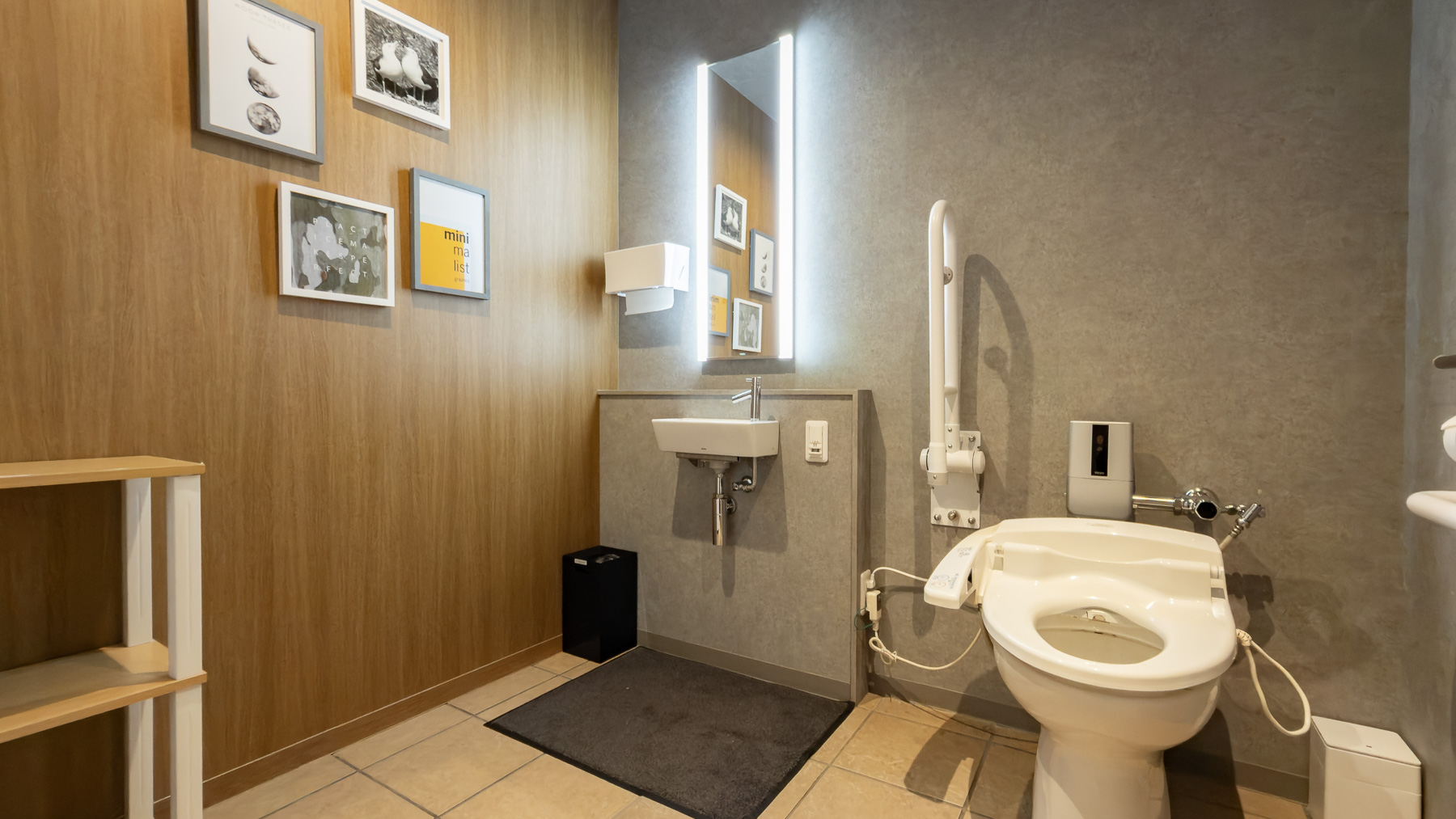 1階共用トイレはバリアフリー仕様です