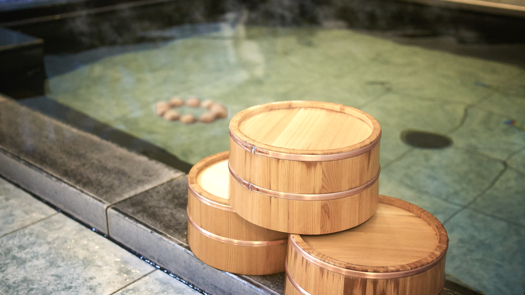 本物の天然温泉で芯まで温まります