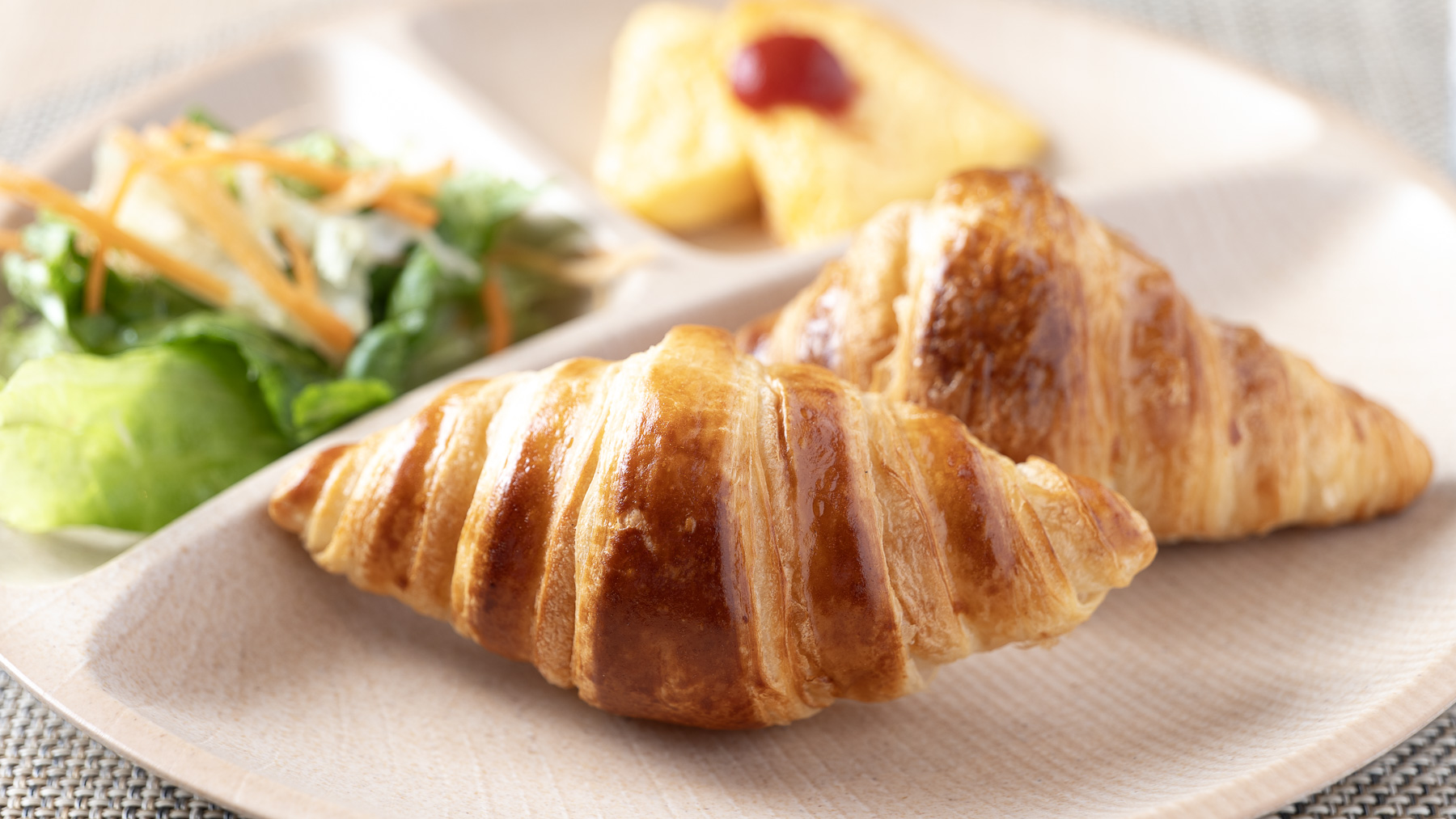 香り高いパンで至福の朝食を♪