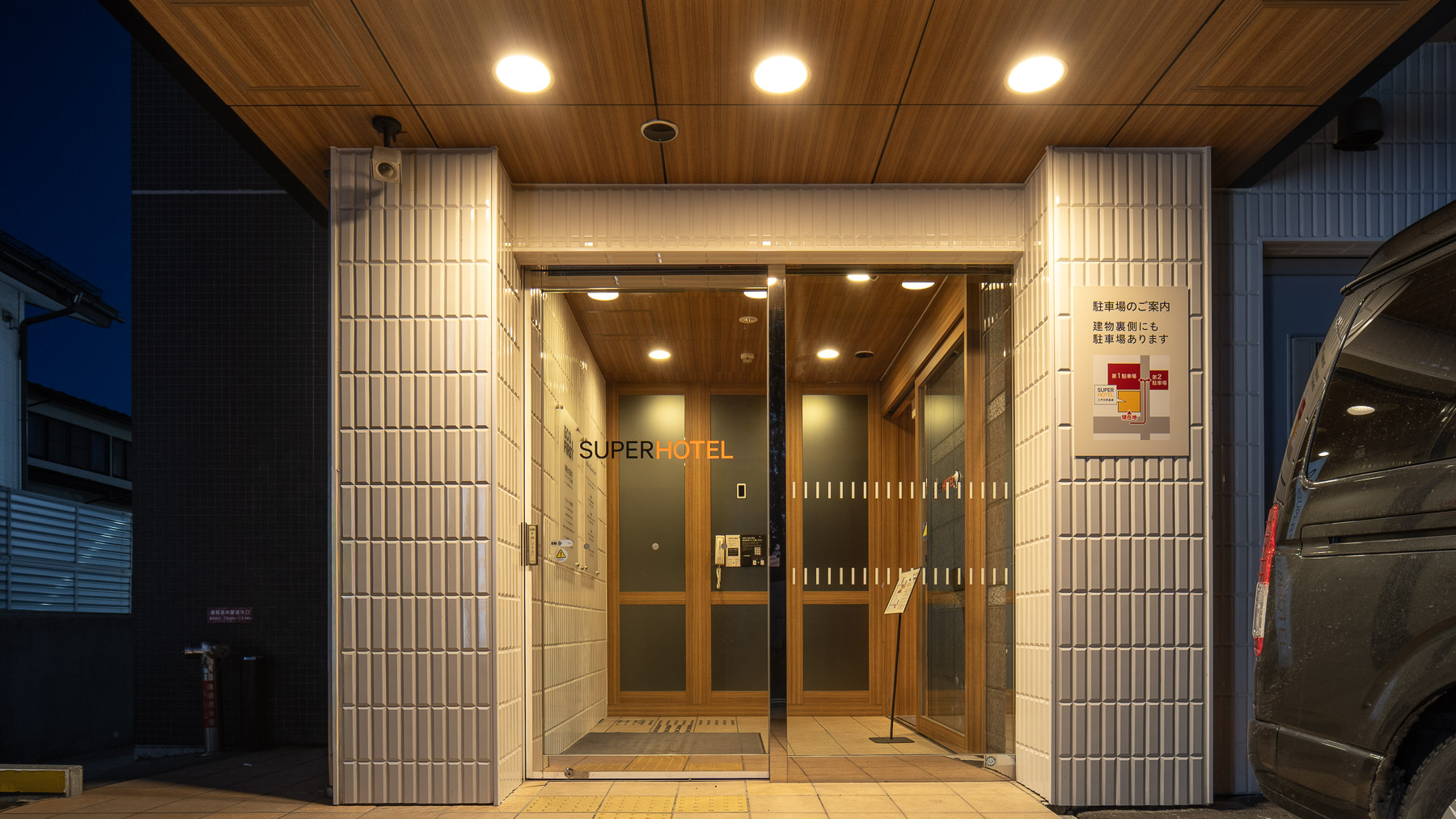 こちらがホテルの出入口です