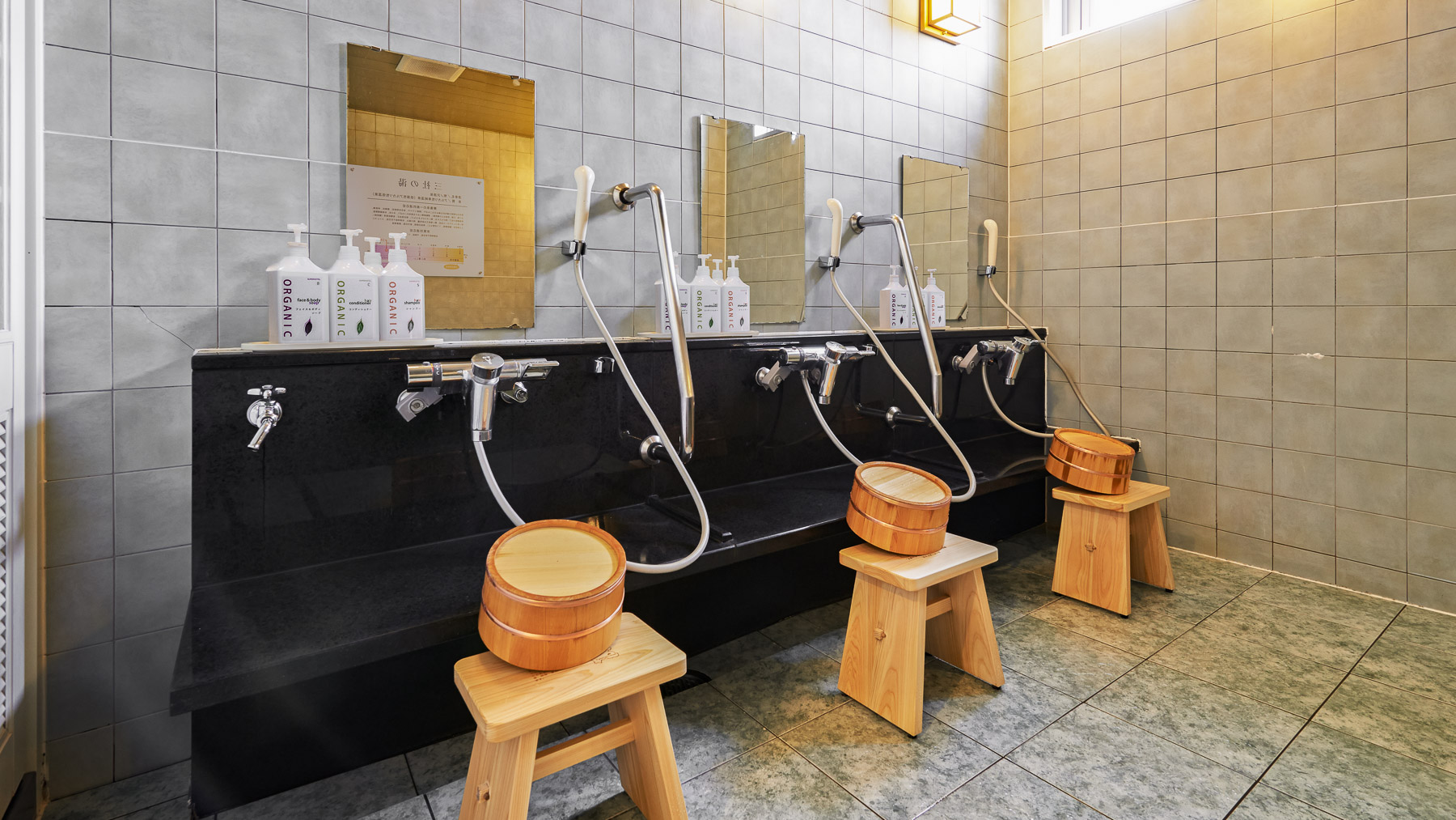 国産ヒノキの良質な質感をご体感ください