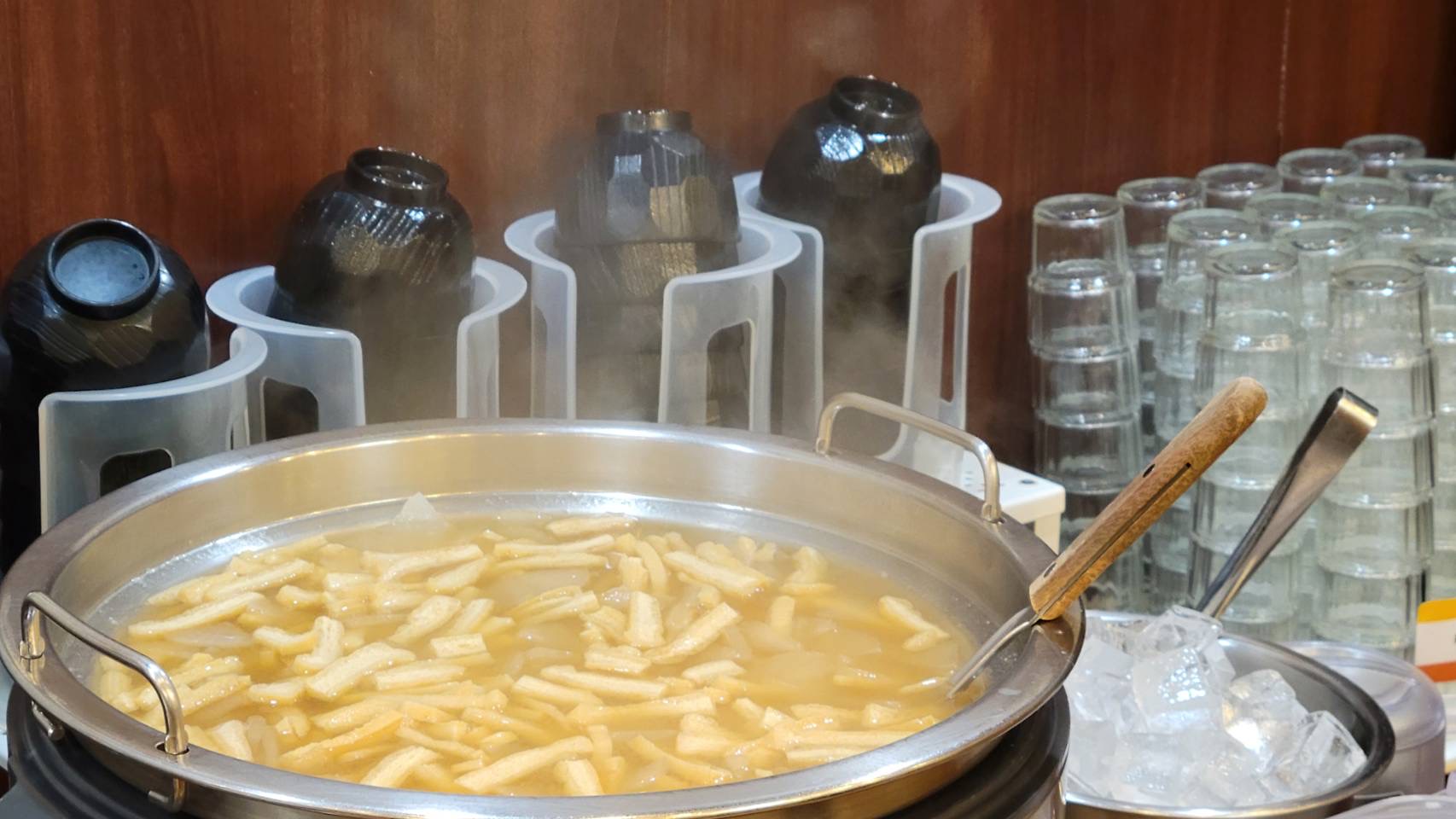 朝食メニュー例（手作りお味噌汁）