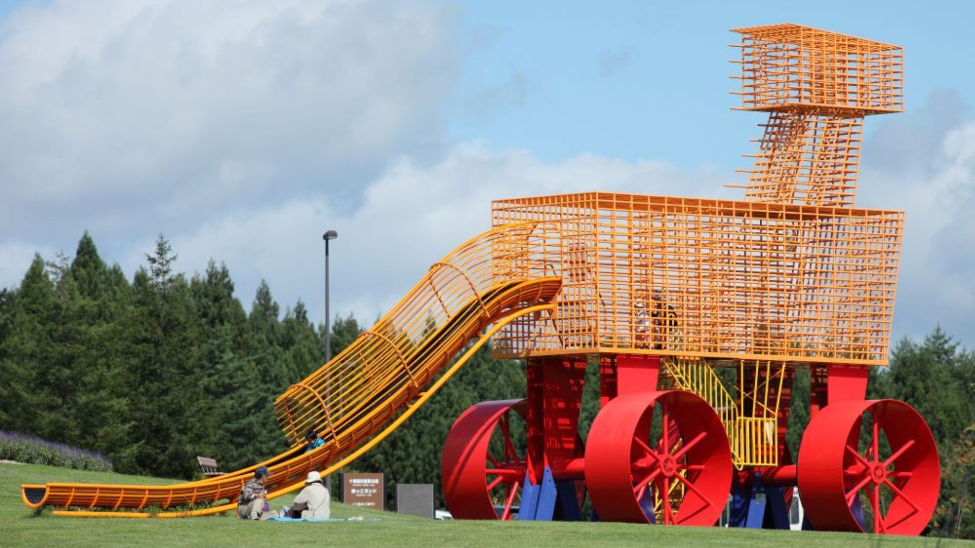 【十和田市馬事公苑  駒っこランド】馬と直接ふれあう貴重な体験ができ、お子様に大人気の施設です。