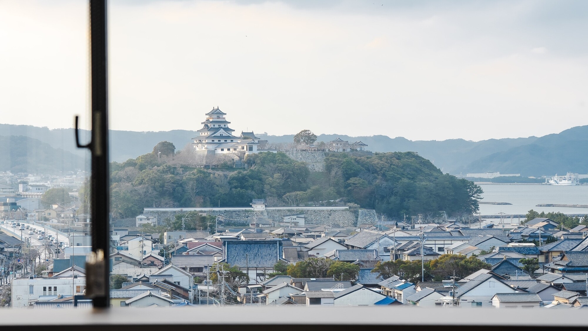 【スタンダード】唐津の魅力に触れるホテルステイ／朝食・ラウンジアクセス付