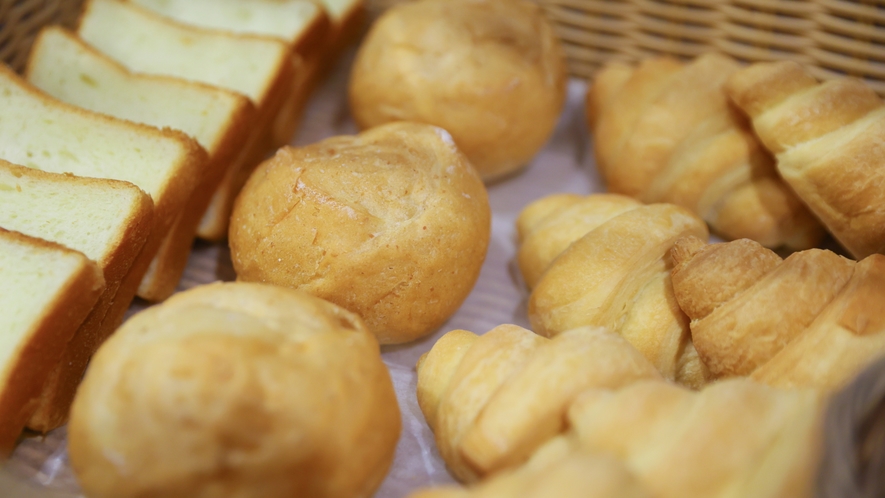 パン各種(クロワッサン、デニッシュ、フランスパン)