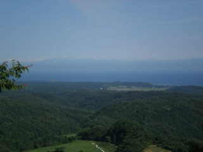 八ヶ山から見たホテル