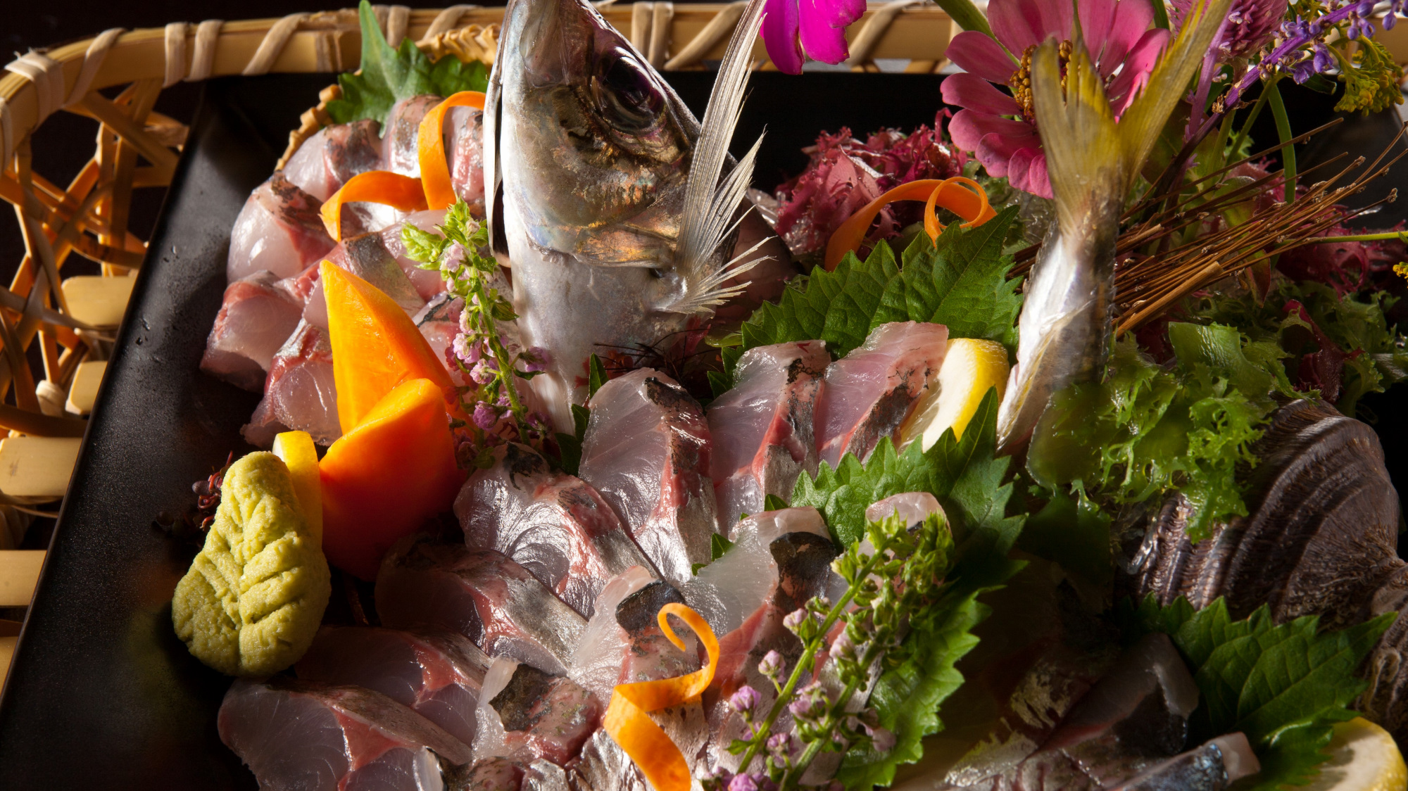 関アジのお造り。連泊の場合2日目に夕食時サービスで。（２名様より）＝【特選プラン２】共通。