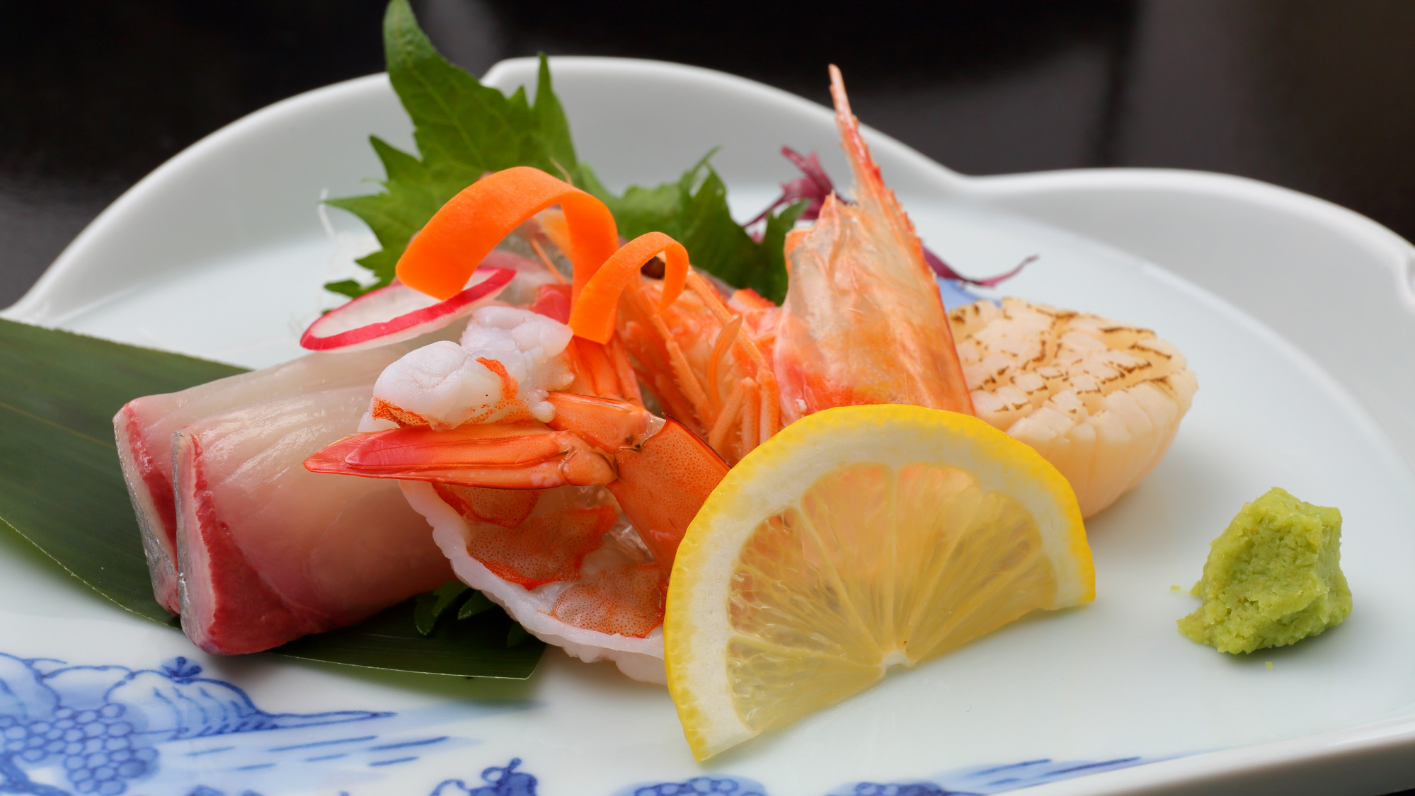 鮮度抜群のお造り（お料理一例）