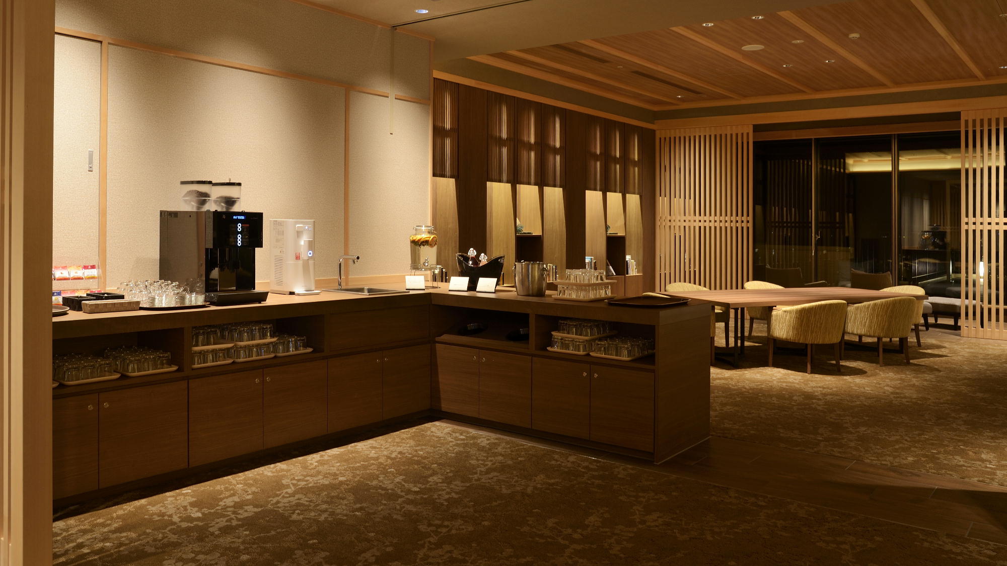 ロビーラウンジ