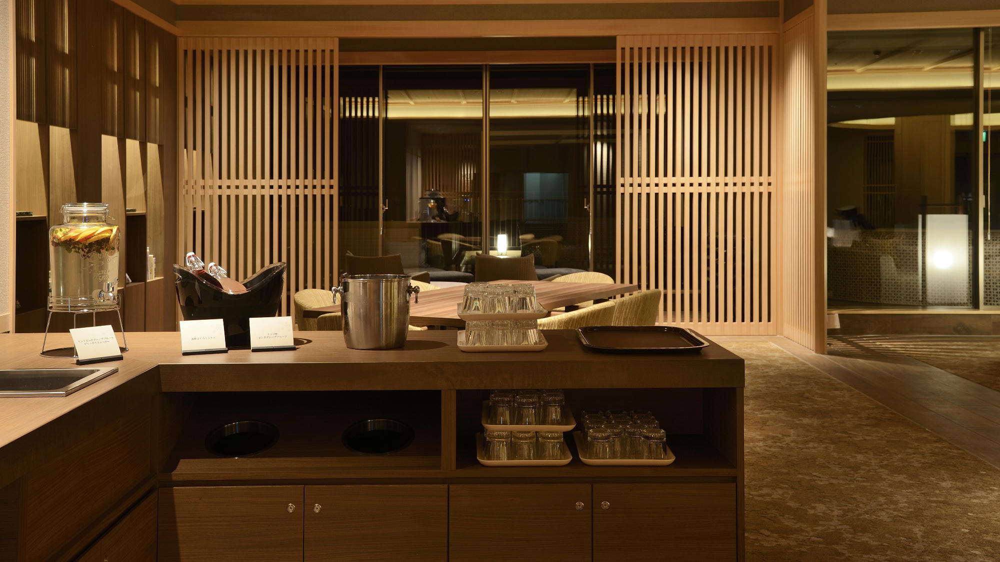 ロビーラウンジ