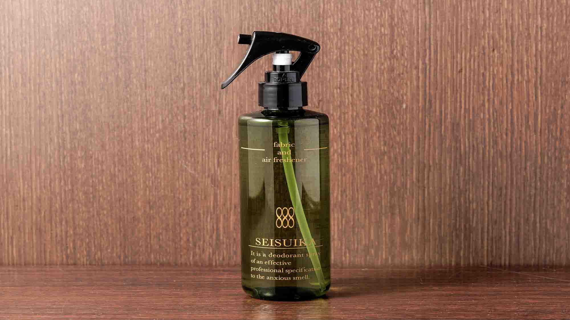 【消臭スプレー（清水香）】衣類や室内の気になるにおいをケアできる消臭スプレーを備えております。