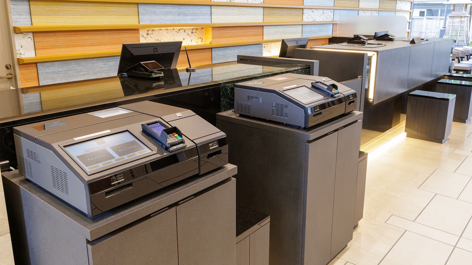 【フロント】自動チェックイン機でスピーディーにチェックイン・アウトが可能