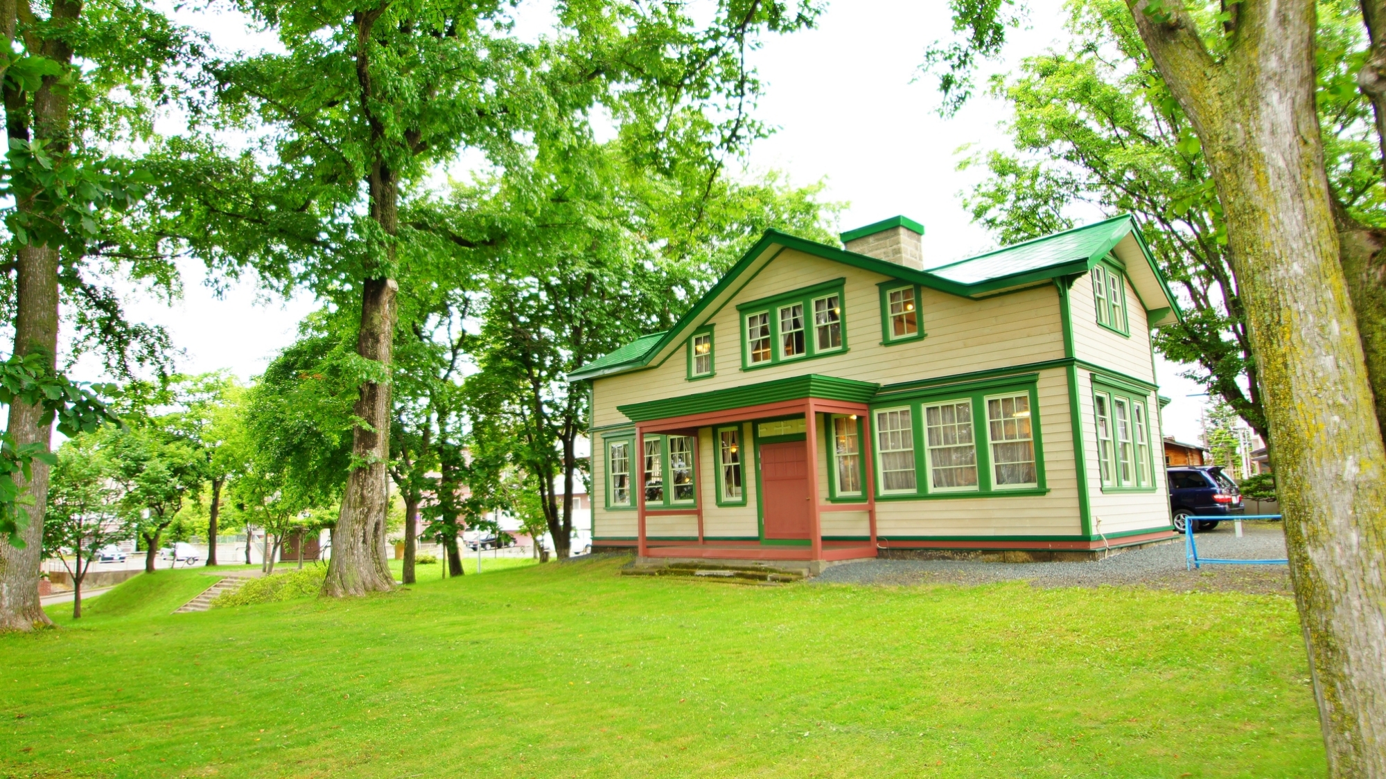 【徒歩で約10分】明治時代の洋風建築で、登録有形文化財「ピアソン記念館」