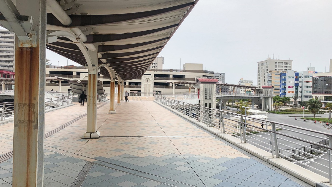 【おもろまち駅からの道③】まっすぐ進みます