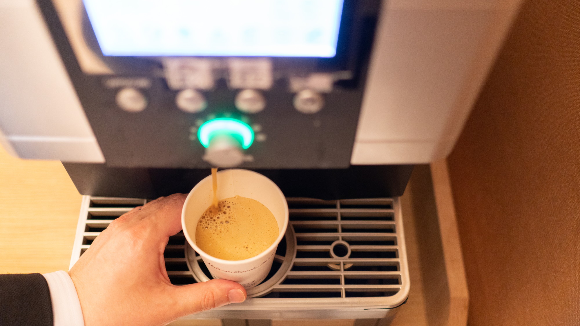 朝食の後は挽き立てコーヒーでほっと一息♪