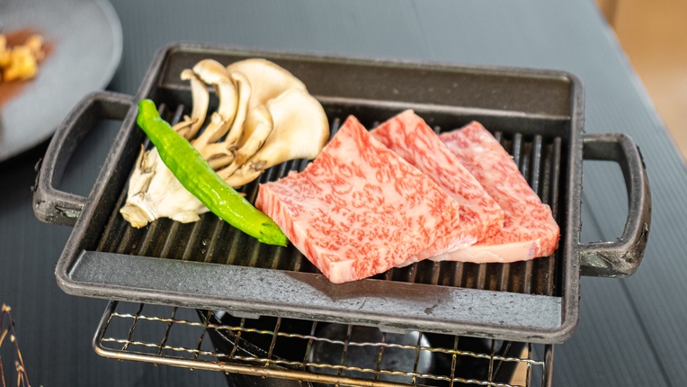 【スタンダードプラン】ご夕食はA5ランク国産牛つき旬の食材満載の和洋折衷の創作膳と自慢の温泉をご堪能